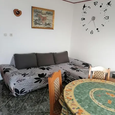 Andelo I Ruzica Apartmán Mundanije