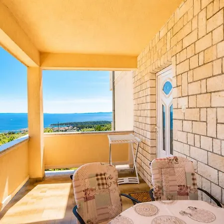 Andelo I Ruzica Apartment Mundanije