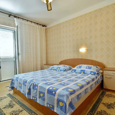 Andelo I Ruzica Apartmán Mundanije