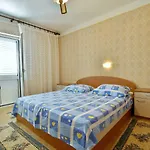 Andelo I Ruzica Apartamento Mundanije
