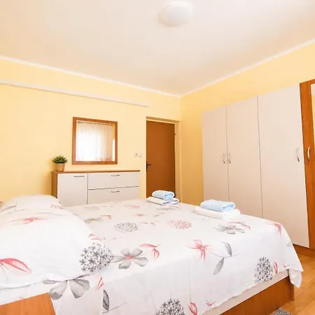Apartmán Andelo I Ruzica Mundanije