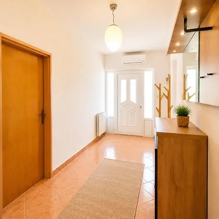 Andelo I Ruzica Apartment *