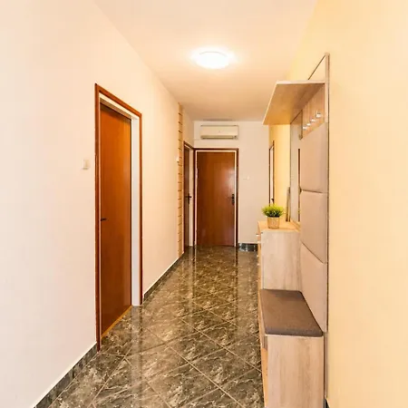 Apartment Andelo I Ruzica Mundanije